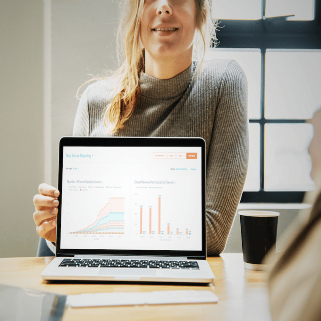 Sales-dashboard-HubSpot CRMpng-1
